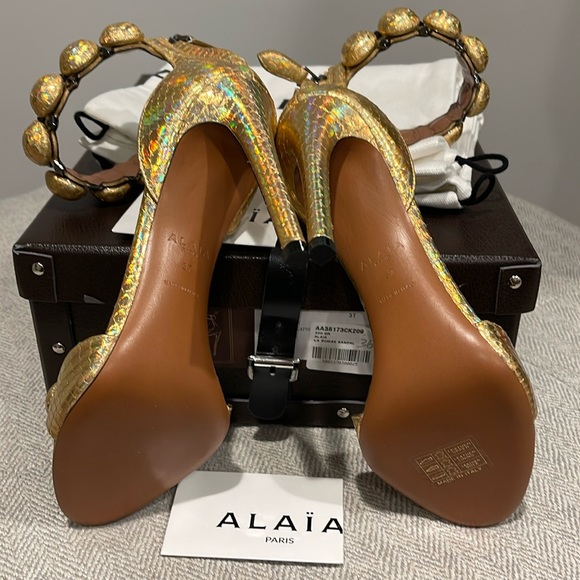 ALAÏA La Bombe 110 studded iridescent metallic elaphe sandals size 37 - Picture 4 of 16